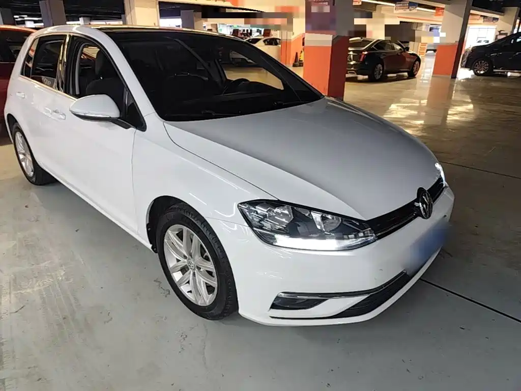 صورة 4 - Volkswagen Golf