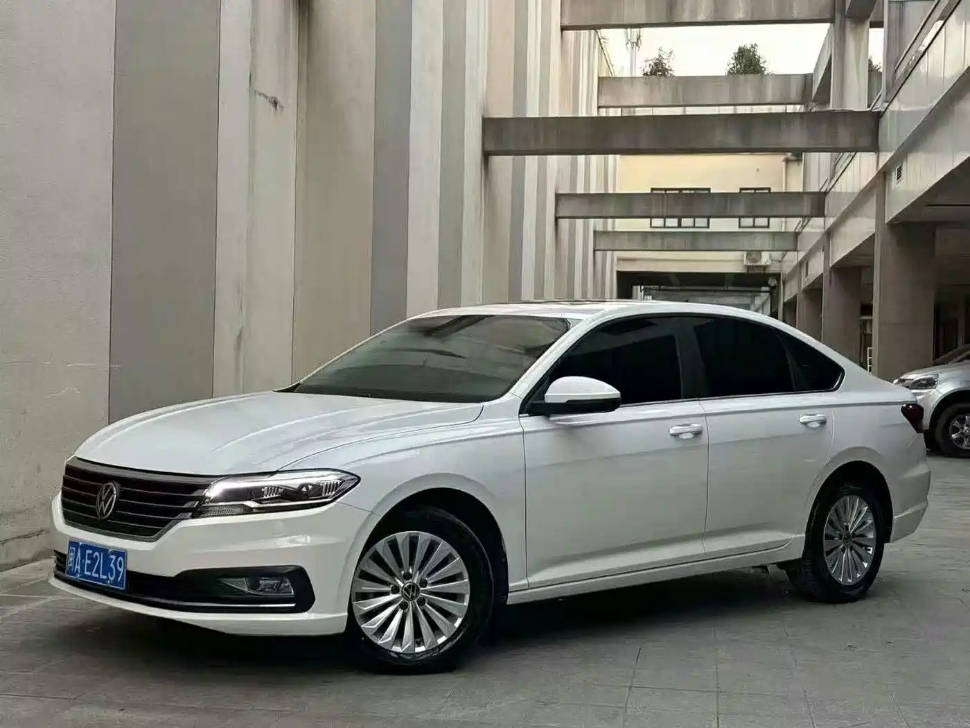 Фото 1 - Volkswagen Lavida