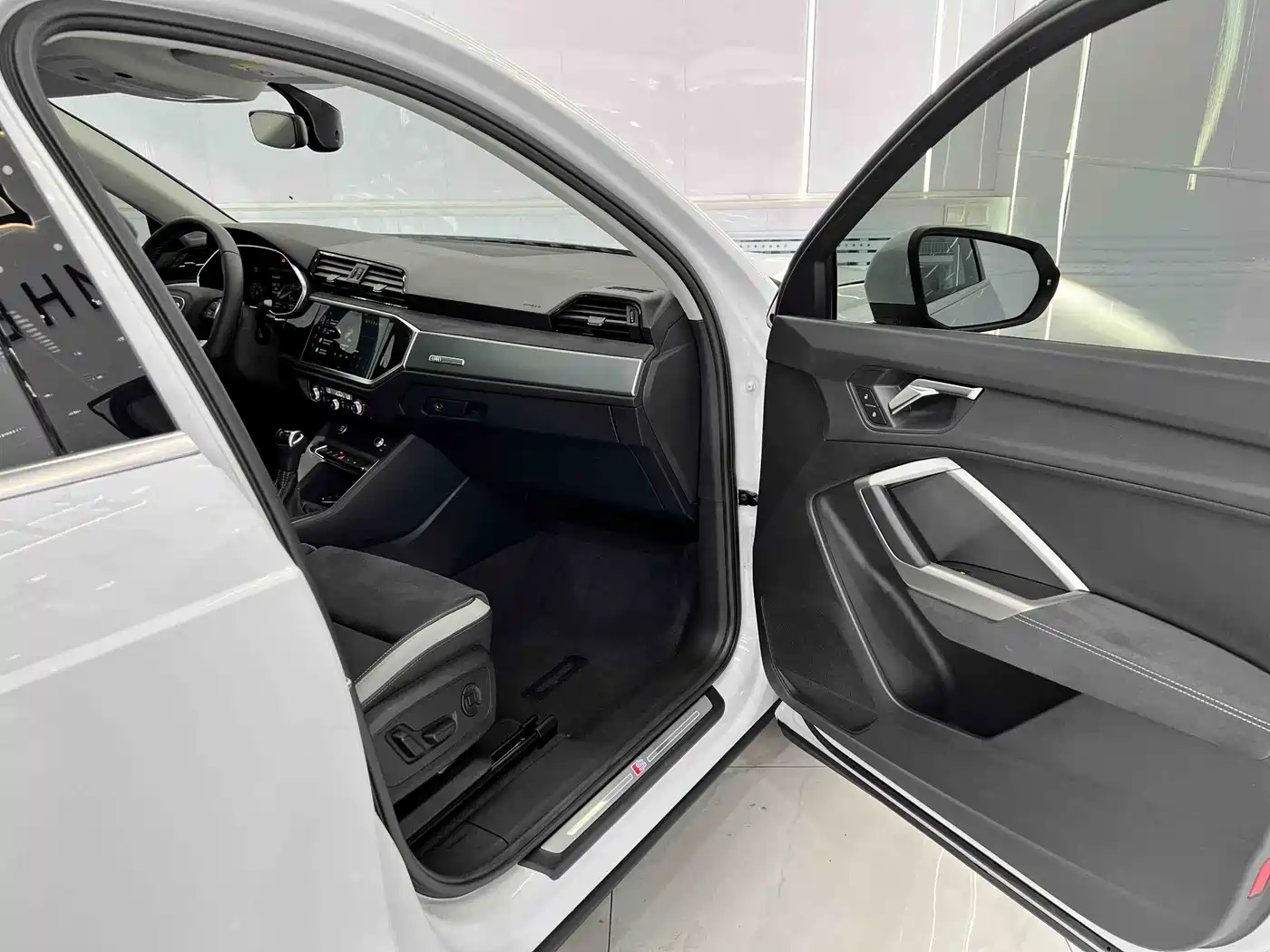 Audi Q3 2022 35 TFSI Fashion Dynamic фото 18