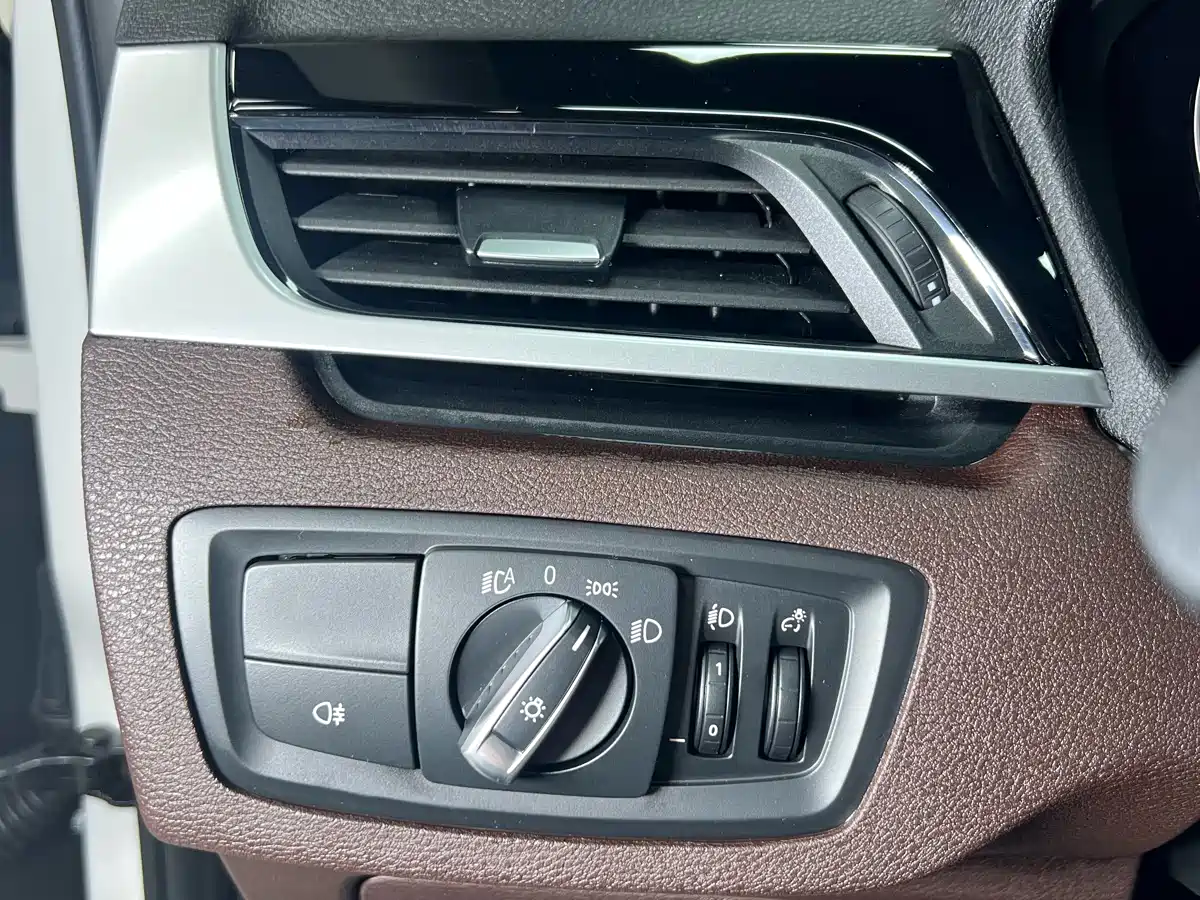BMW X1 2021 Facelift sDrive20Li Fashion фото 9