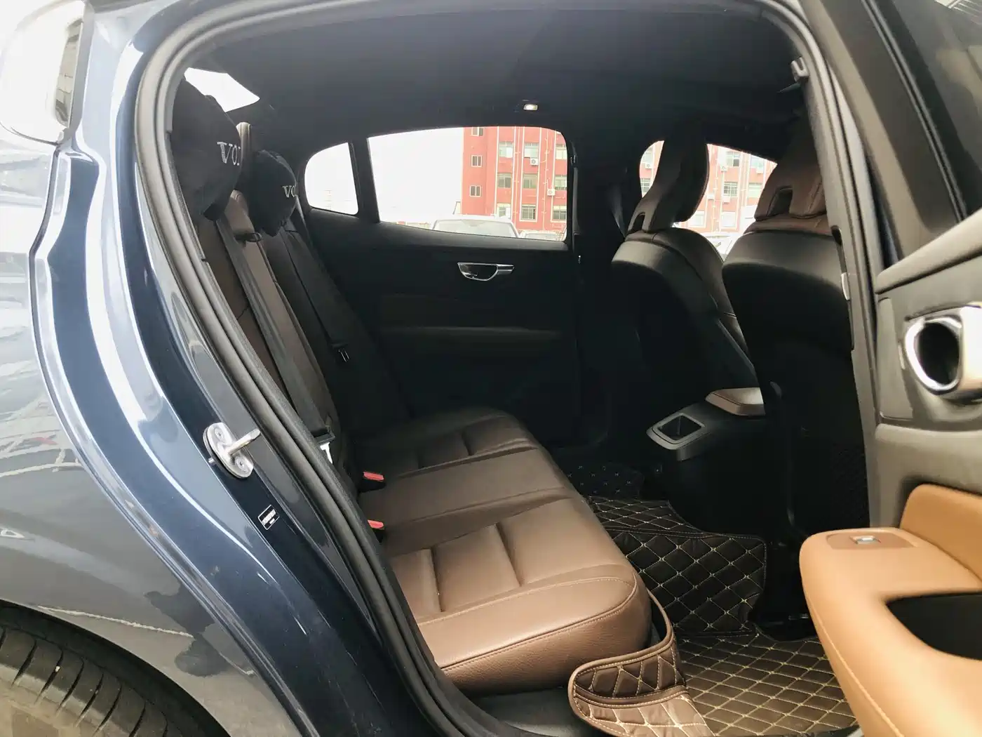 Volvo S60 2025 B4 Smart Luxury Edition фото 12