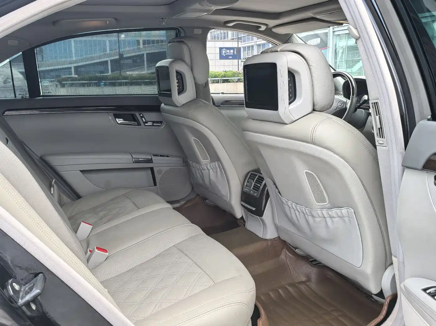Mercedes-Benz S-Class 2012 S 300 L Luxury Grand Edition фото 17