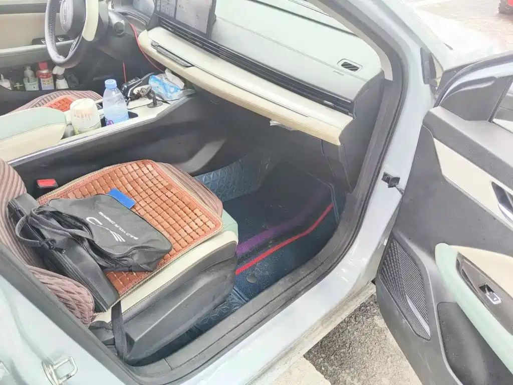 صورة 10 - Geely Emgrand L HiP