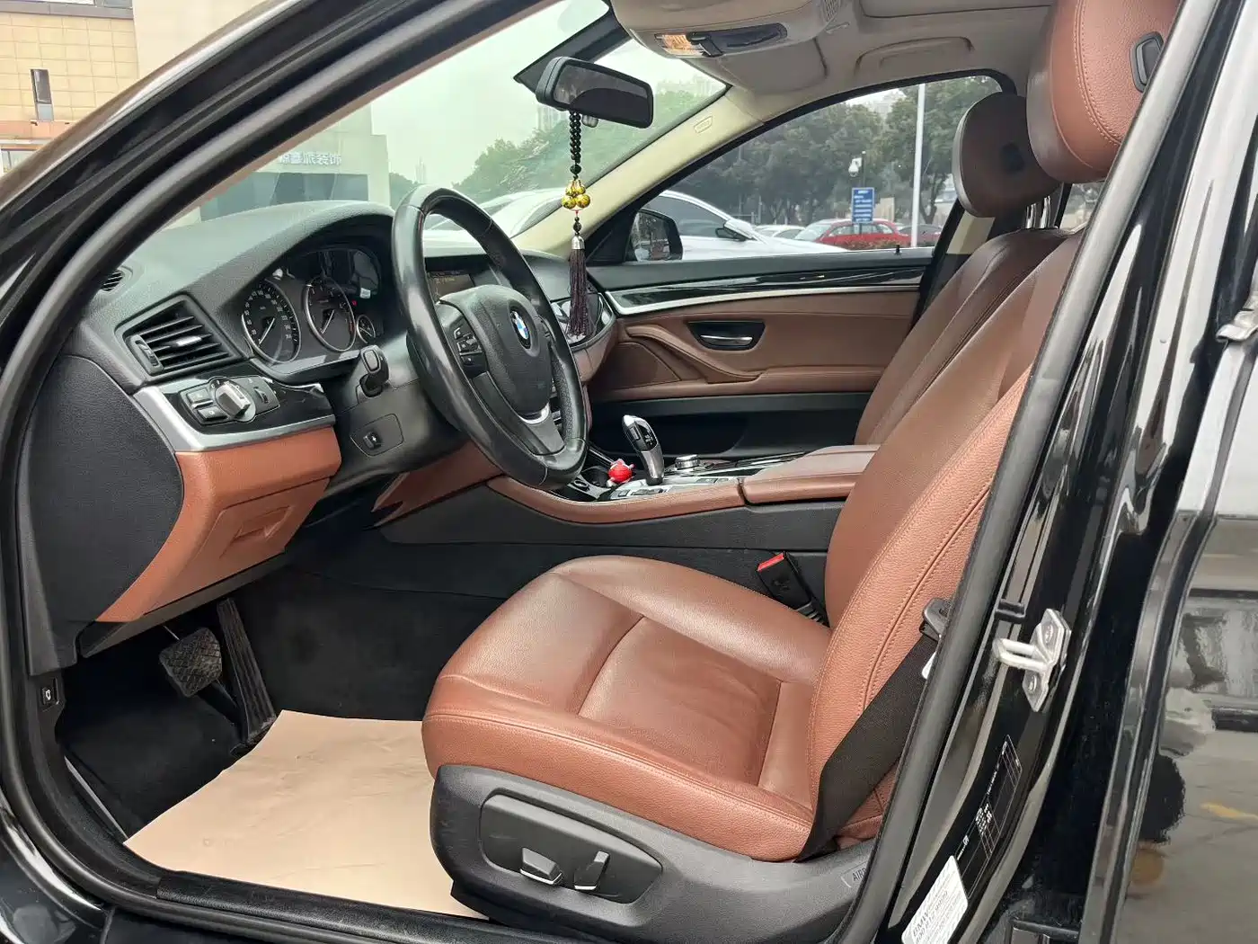 BMW 5 Series 2017 520Li Classic Edition фото 7
