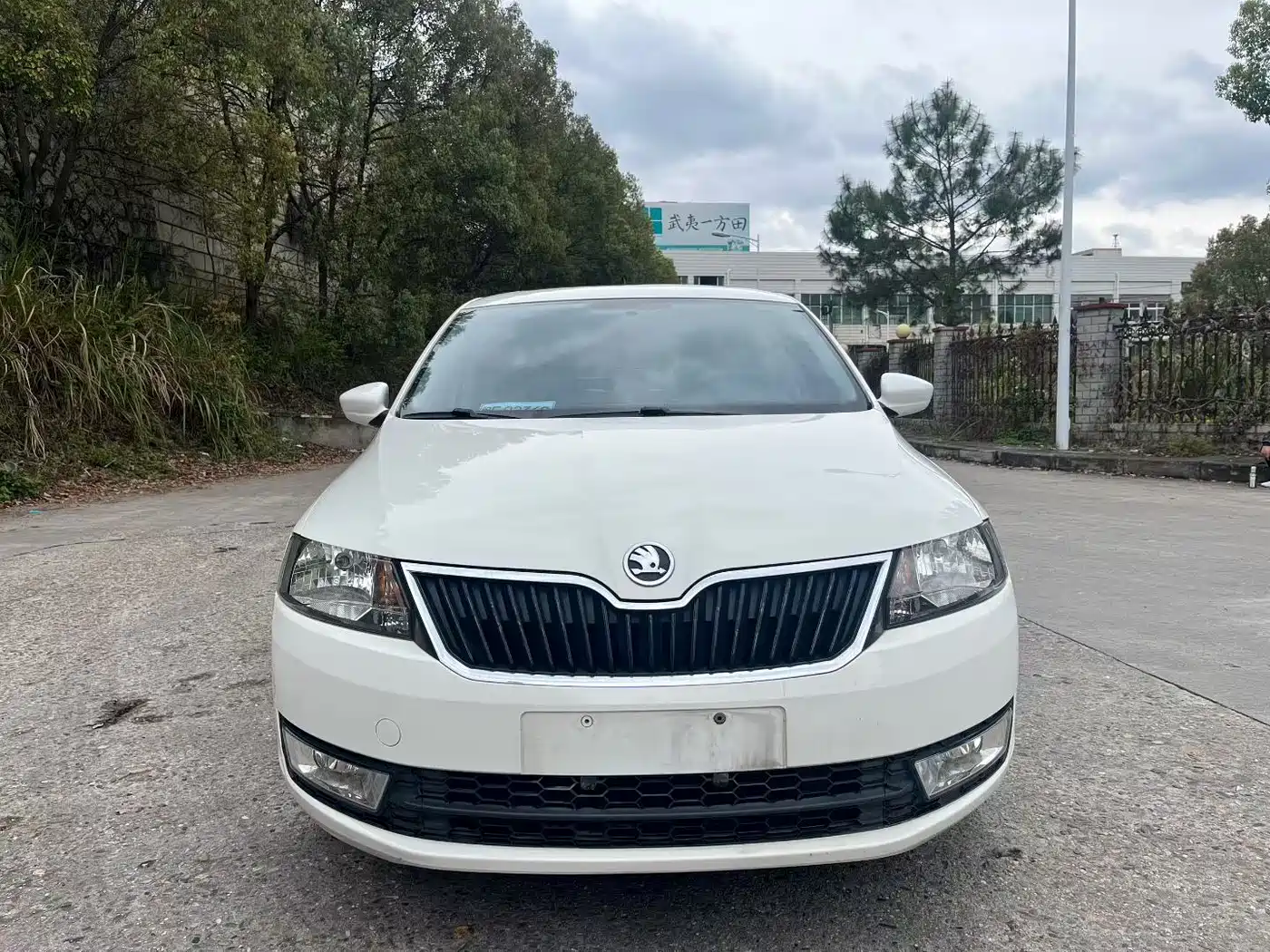 Škoda Skoda Rapid Spaceback 2014 1.6L Automatic乐享版 фото 2