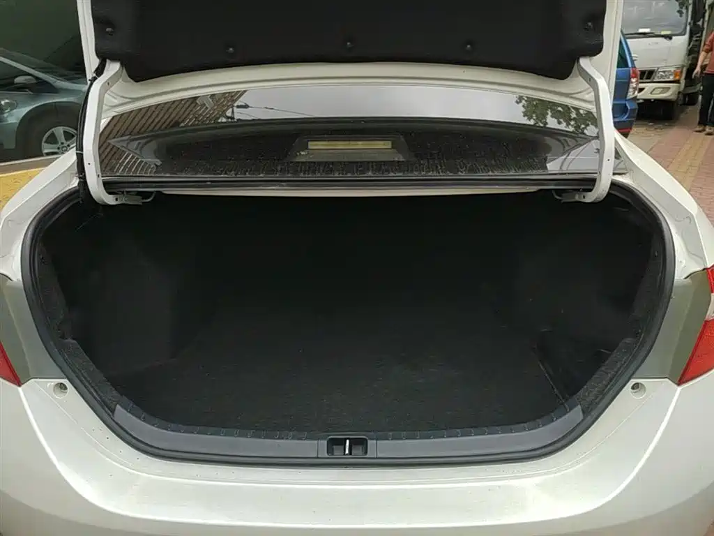 Toyota Levin 2014 1.6G CVT Elite Edition фото 19