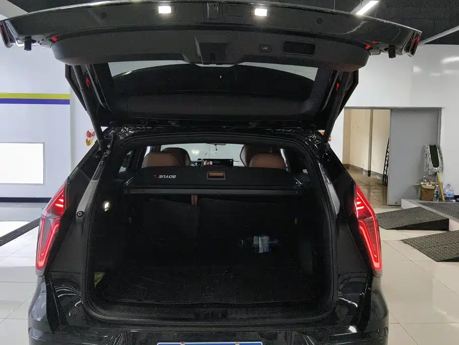 Geely Atlas L 2026