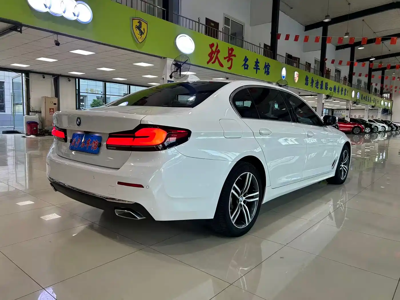صورة 8 - BMW 5 Series
