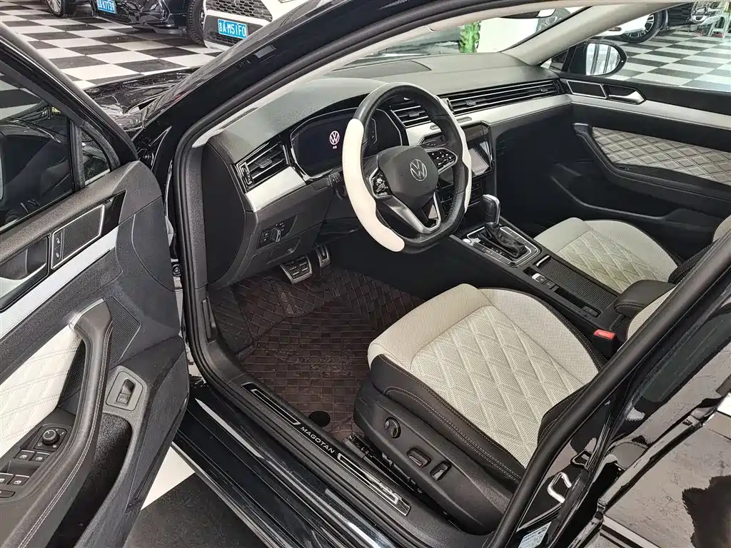Volkswagen Magotan 2023 Model 2 Million Commemorative Edition 330TSI DSG Luxury фото 11