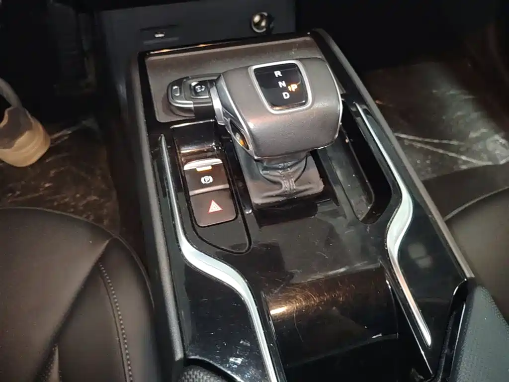 Hongqi E-QM5 2023 Facelift Basic Travel Edition фото 14