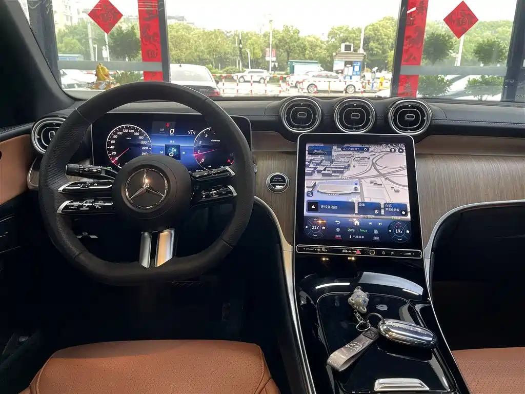 Mercedes-Benz GLC 2023 GLC 300 L 4MATIC Dynamic 7-Seater фото 8