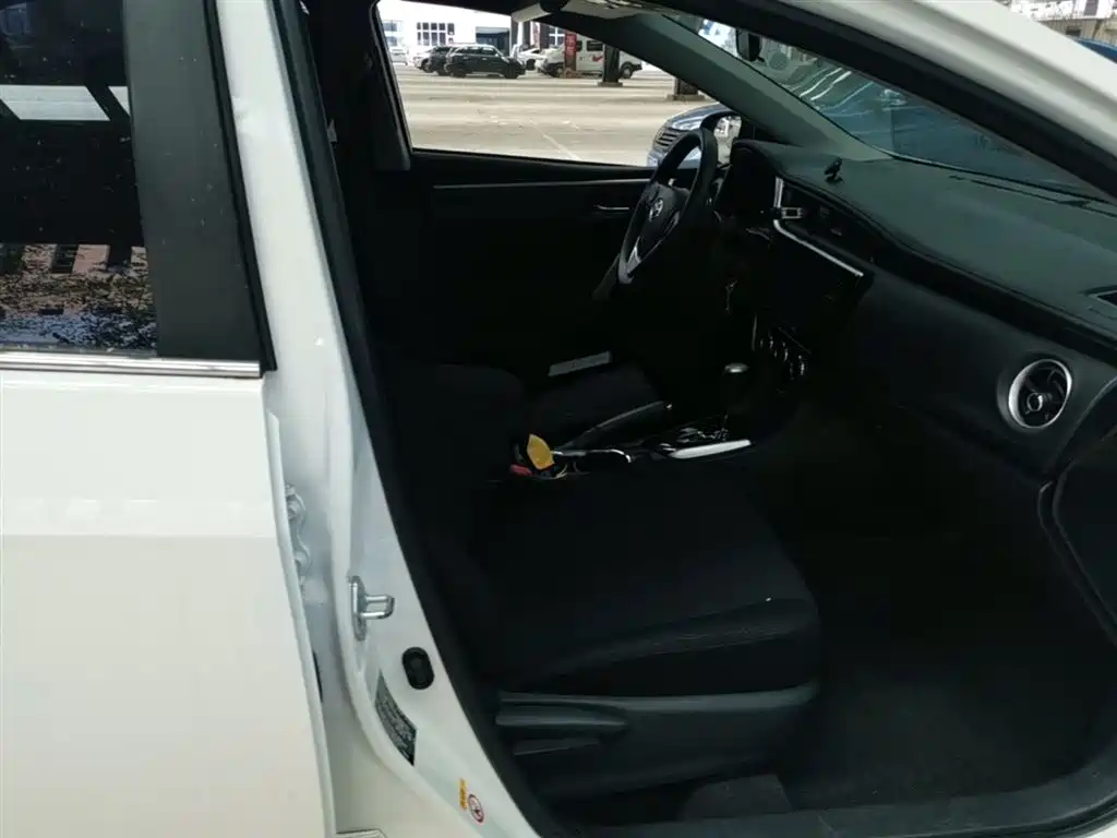 Toyota Corolla 2017 Facelift 1.2T S-CVT GL-i фото 25