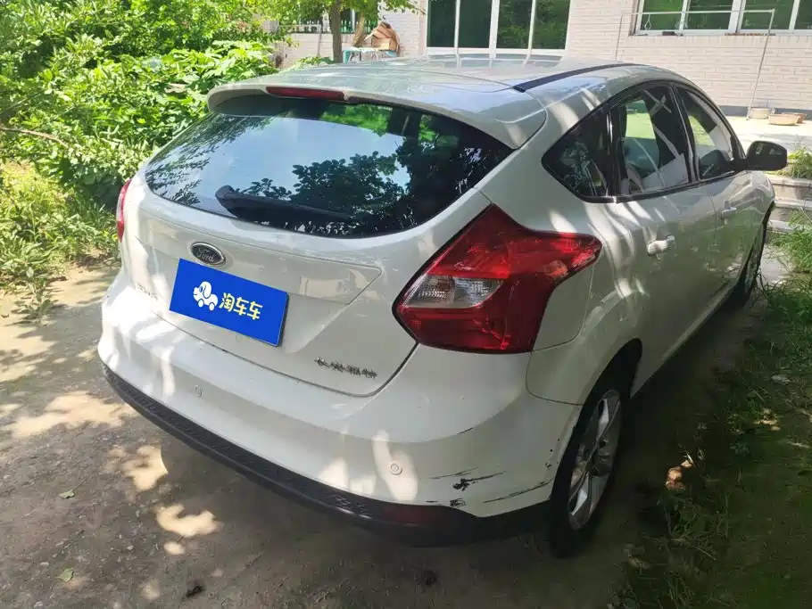 Фото 3 - Ford Focus