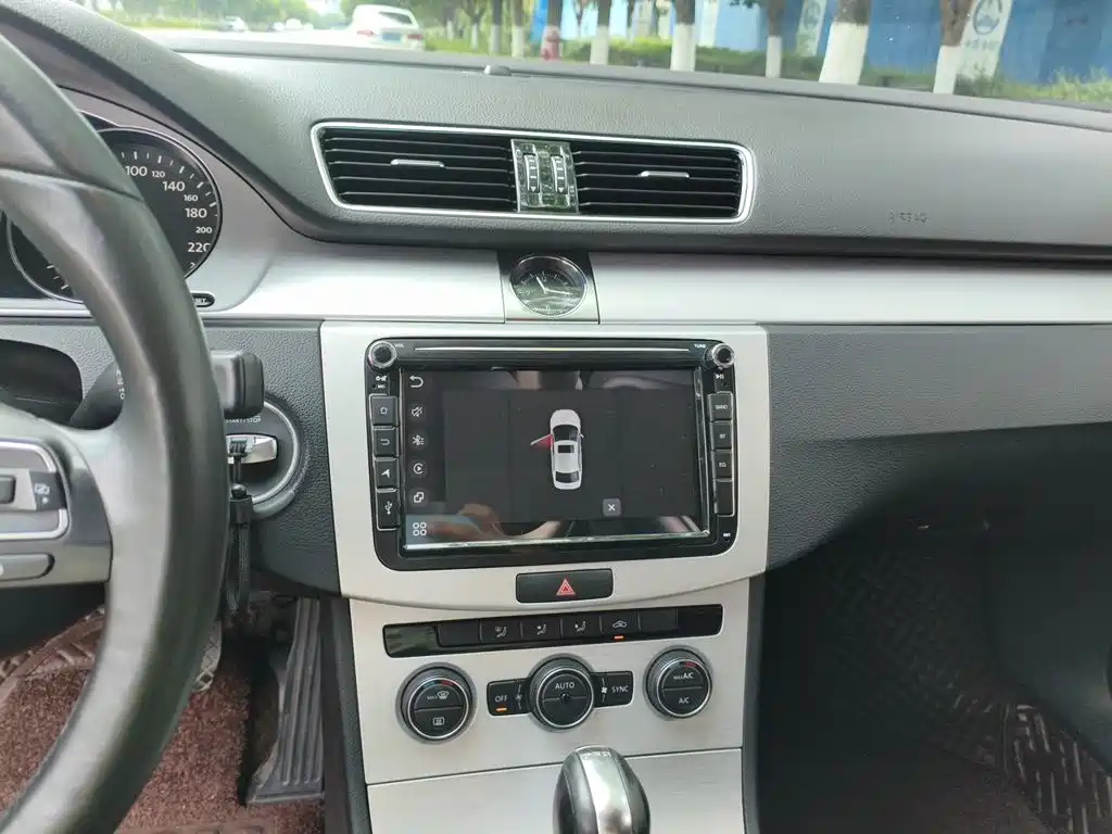 صورة 10 - Volkswagen Magotan