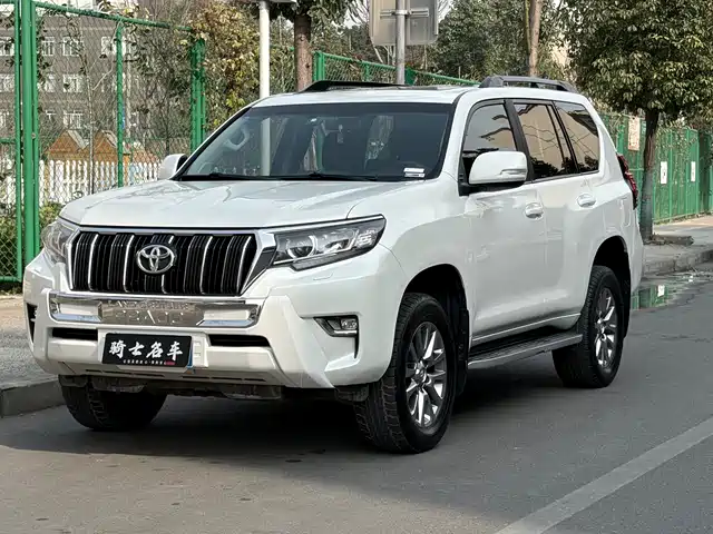 TOYOTA PRADO
