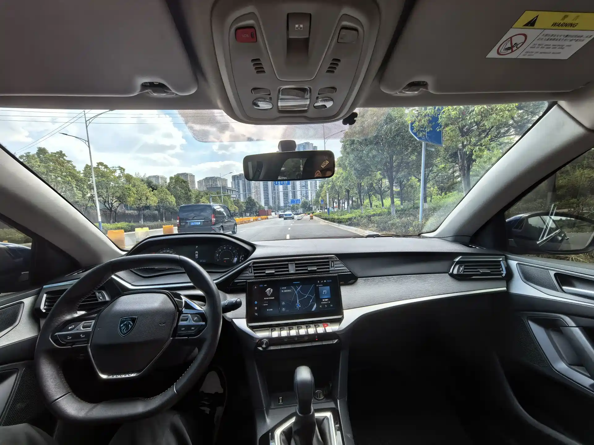 Photo 8 - Peugeot 408