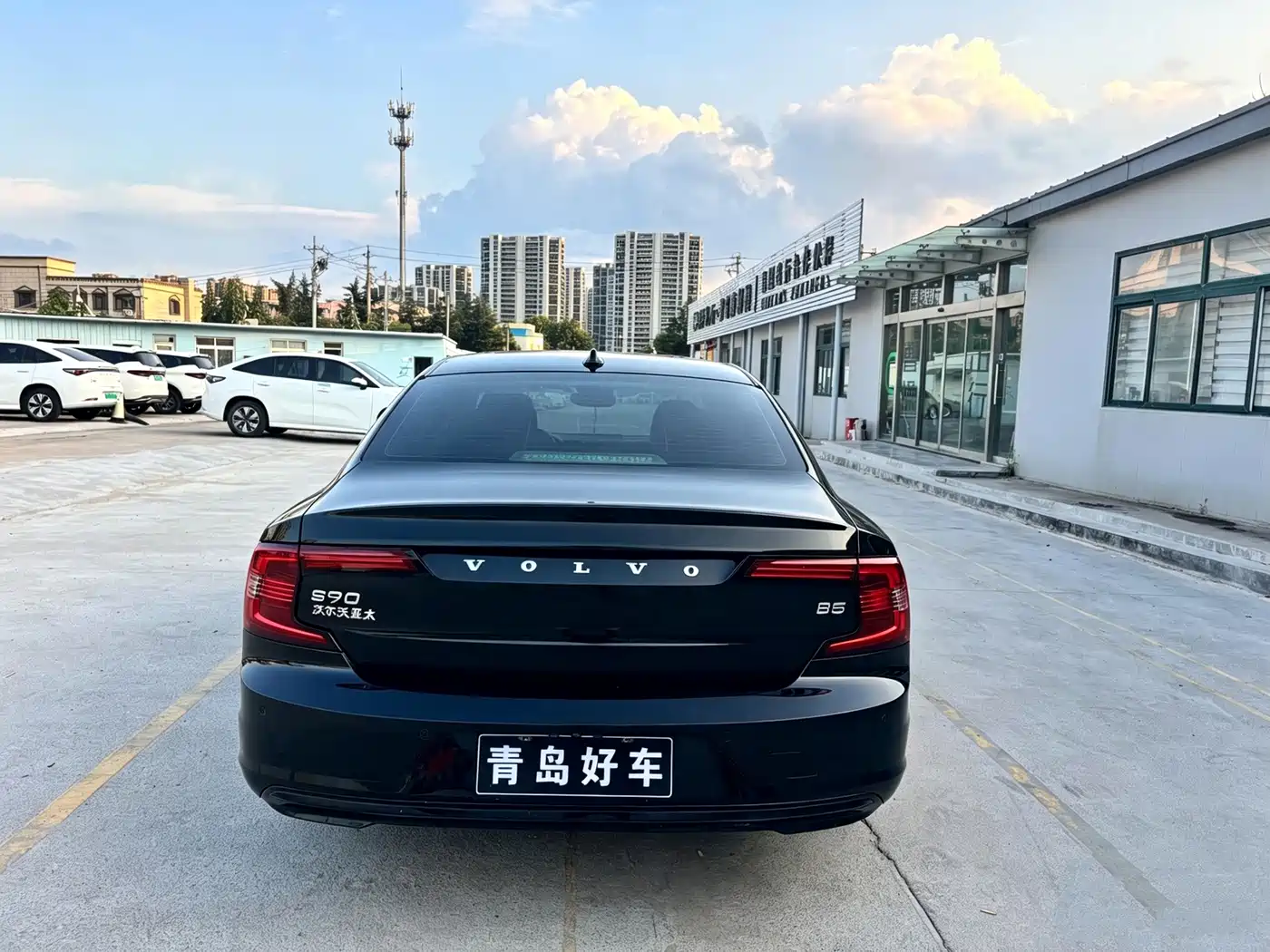 Photo 6 - Volvo S90