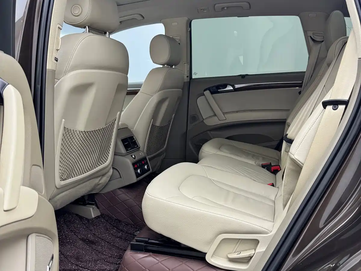 Фото 5 - Audi Q7