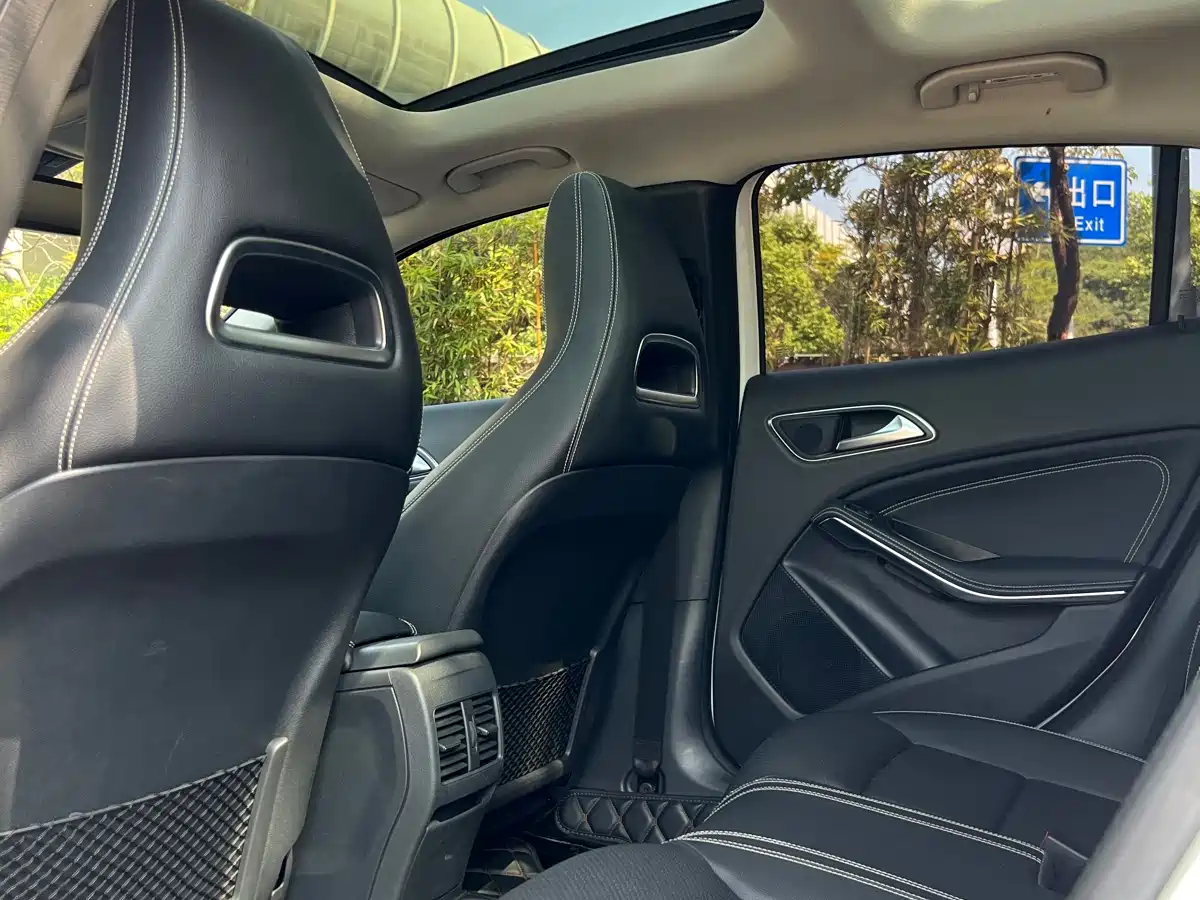 Mercedes-Benz GLA 2018 GLA 220 4MATIC Sport фото 26