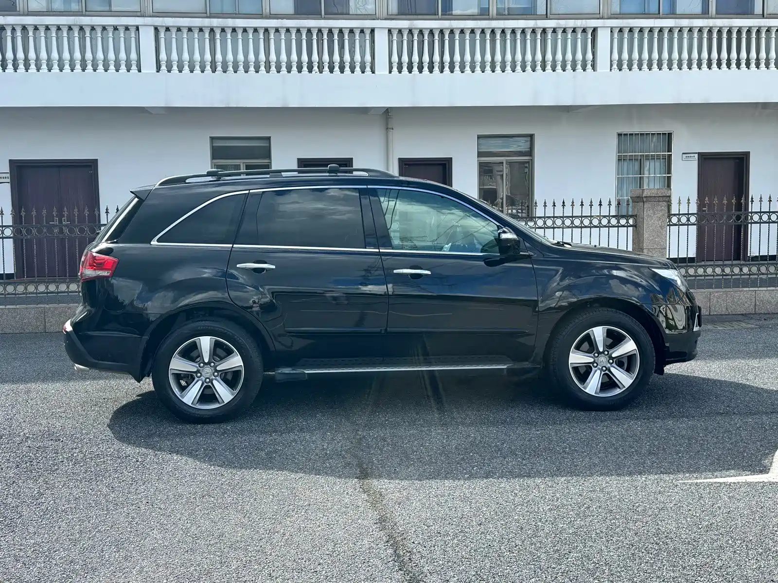 Photo 8 - Acura MDX