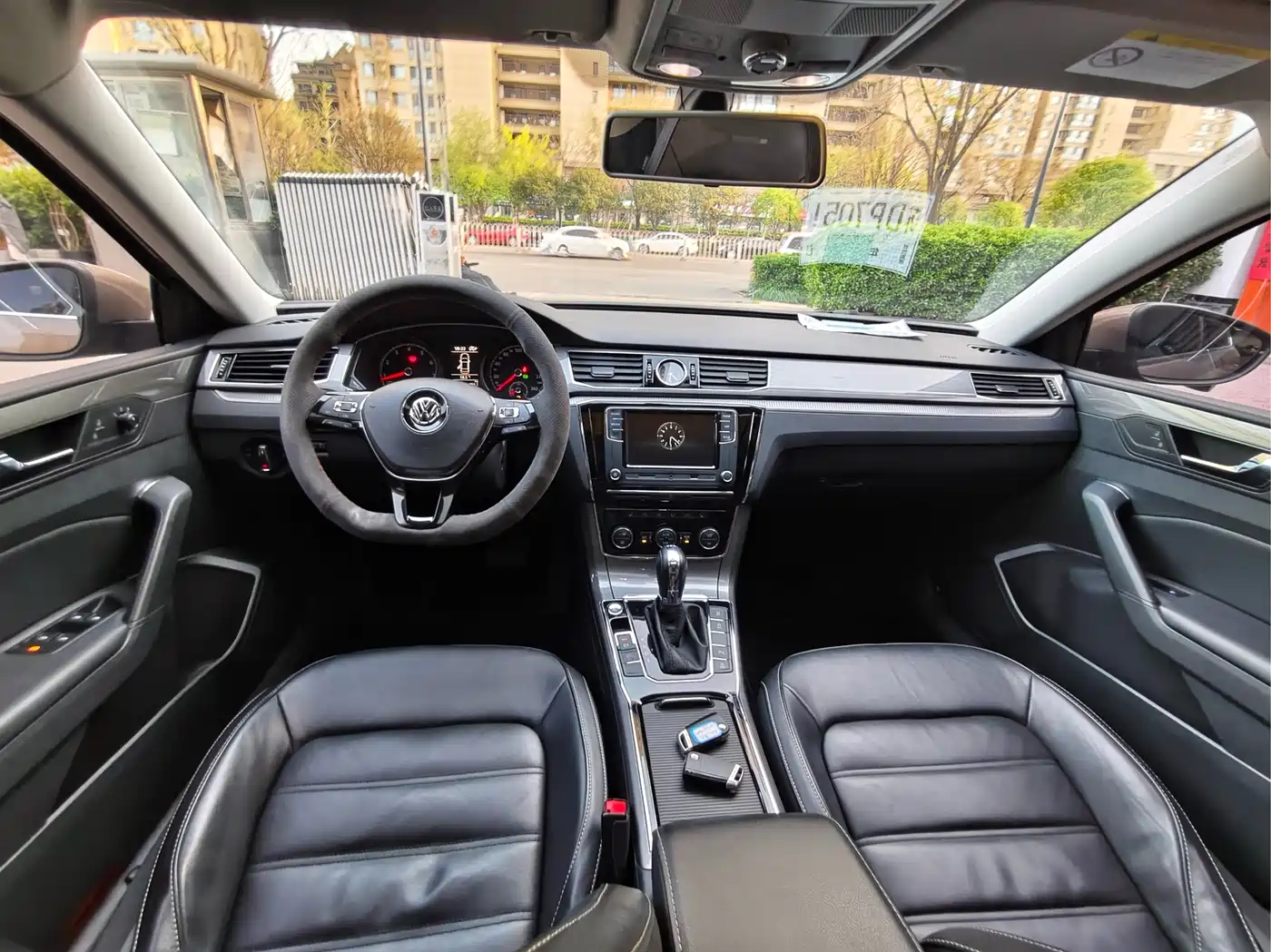 Volkswagen Passat 2017 330TSI DSG Luxury фото 6
