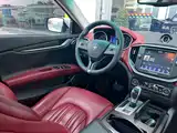 Photo 8 - Maserati Ghibli