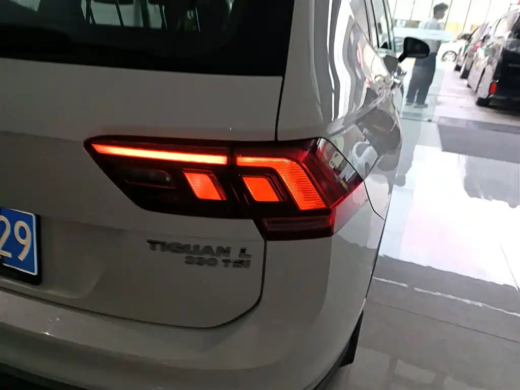 Volkswagen Tiguan L 2019 330TSI Automatic 2WD Panorama Comfort Edition China VI фото 24