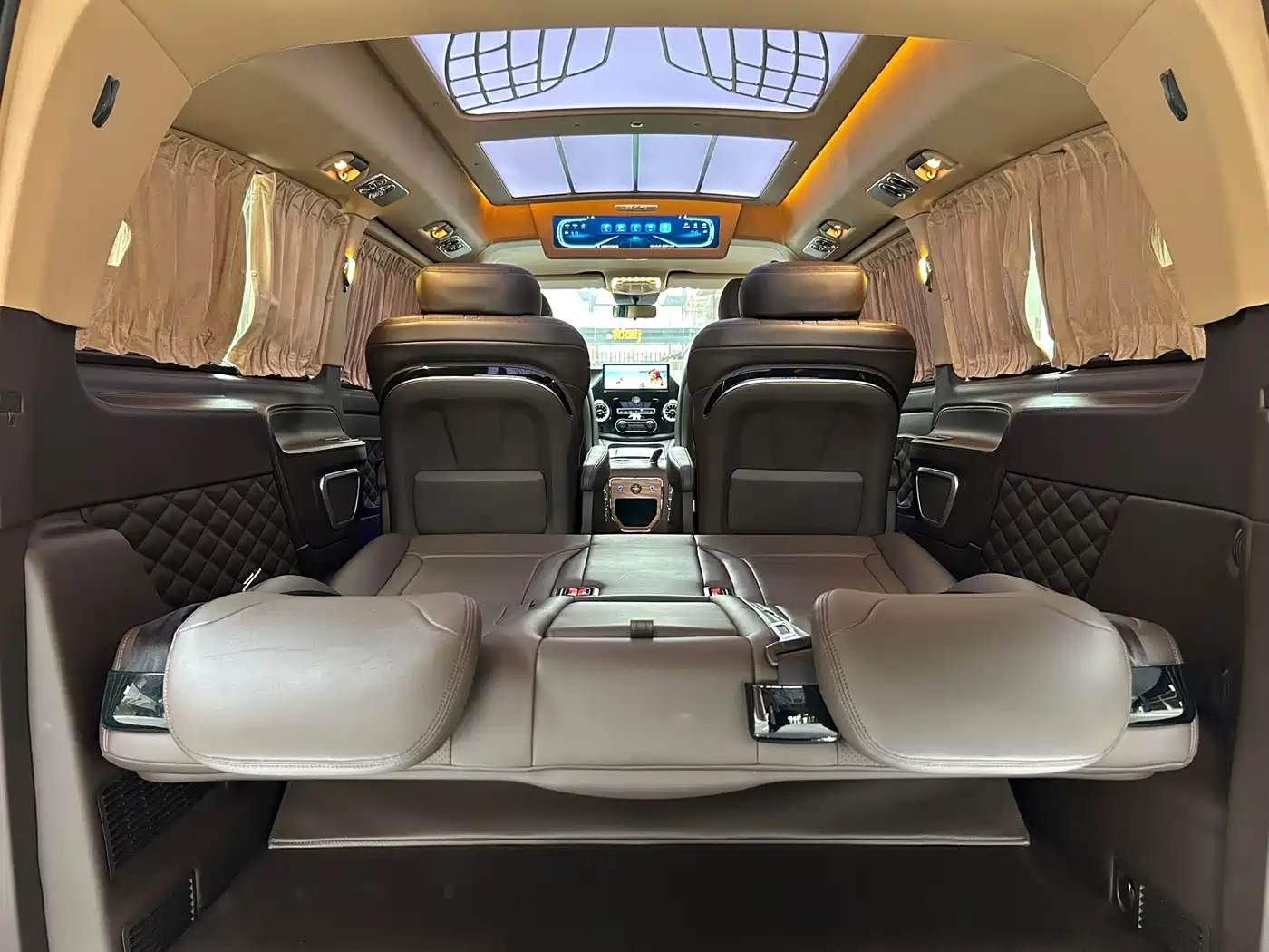 Mercedes-Benz Vito 2023 2.0T Business 7-Seater фото 22