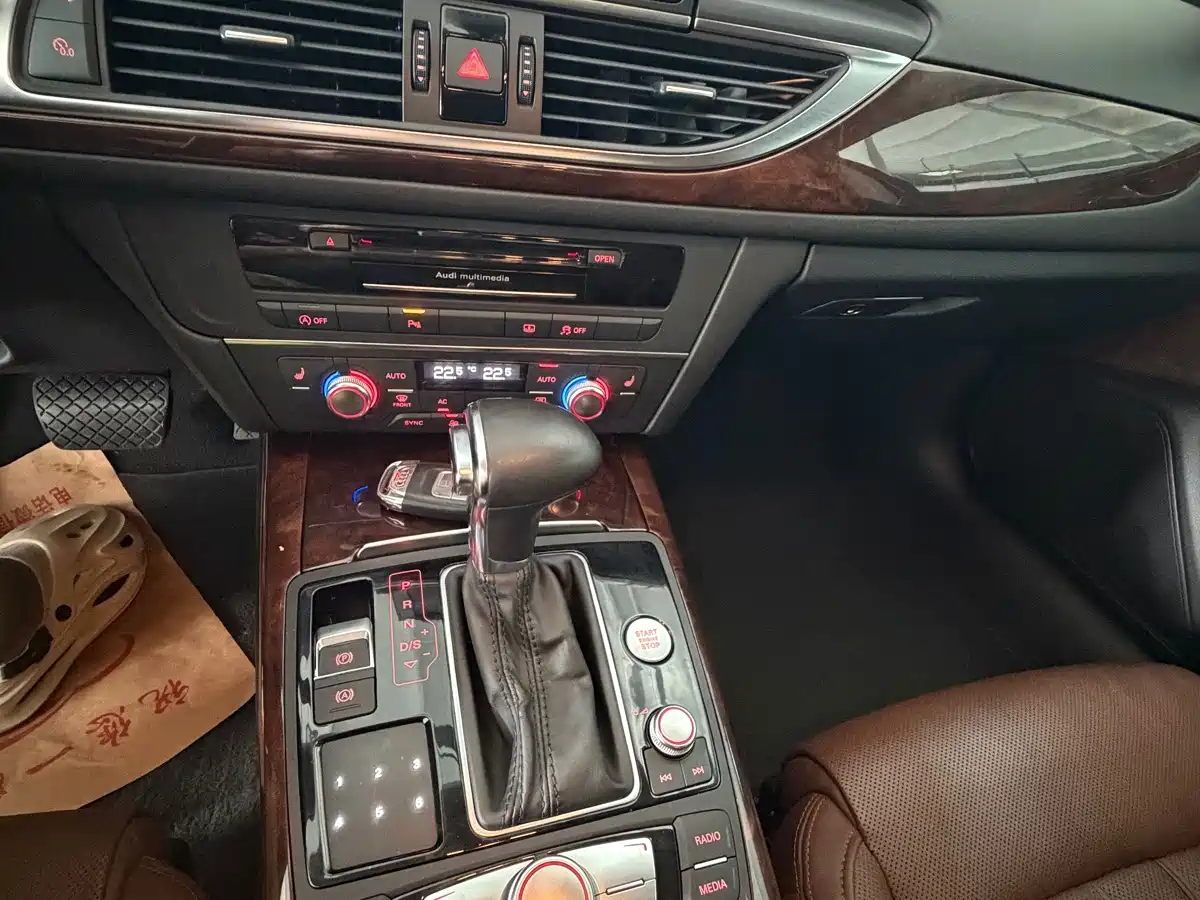 Photo 12 - Audi A6L