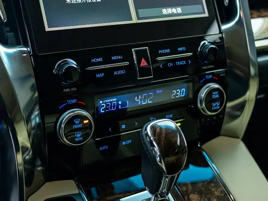 Toyota Alphard 2021 Hybrid 2.5L Luxury фото 15