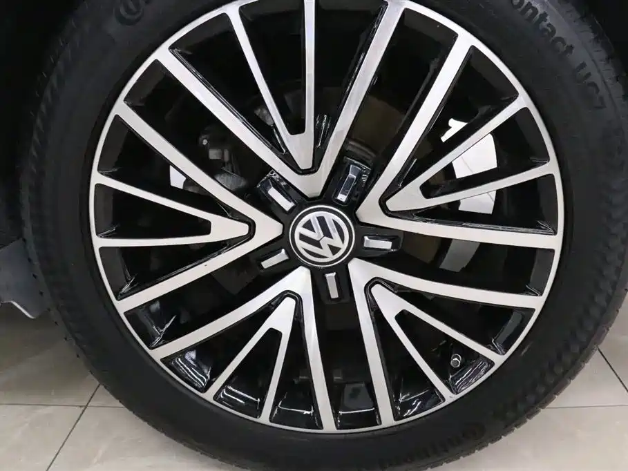 Volkswagen Lamando 2017 280TSI DSG Luxury Edition фото 18