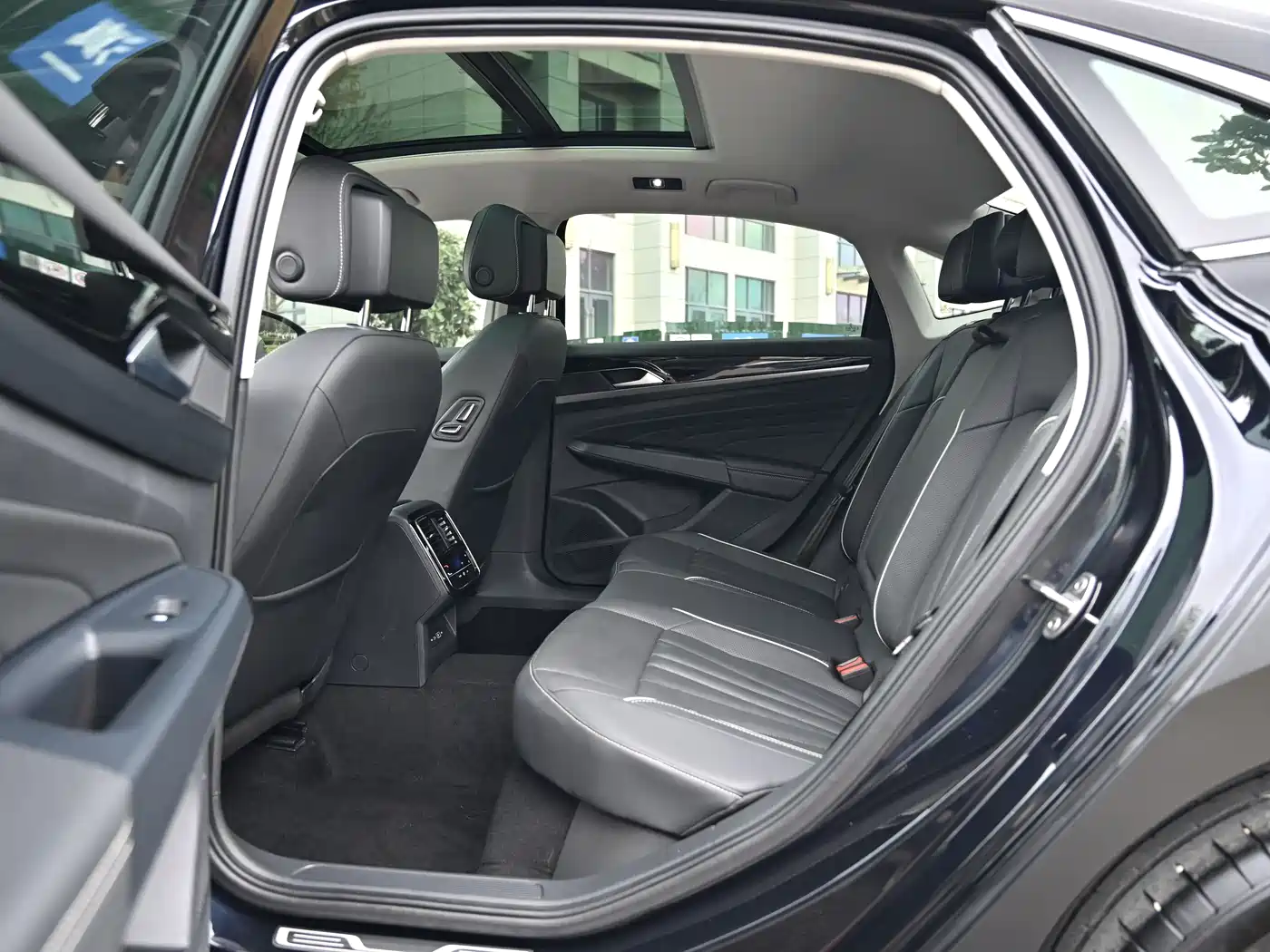 Volkswagen Passat 2024 Model 380TSI Starlight Elite фото 9