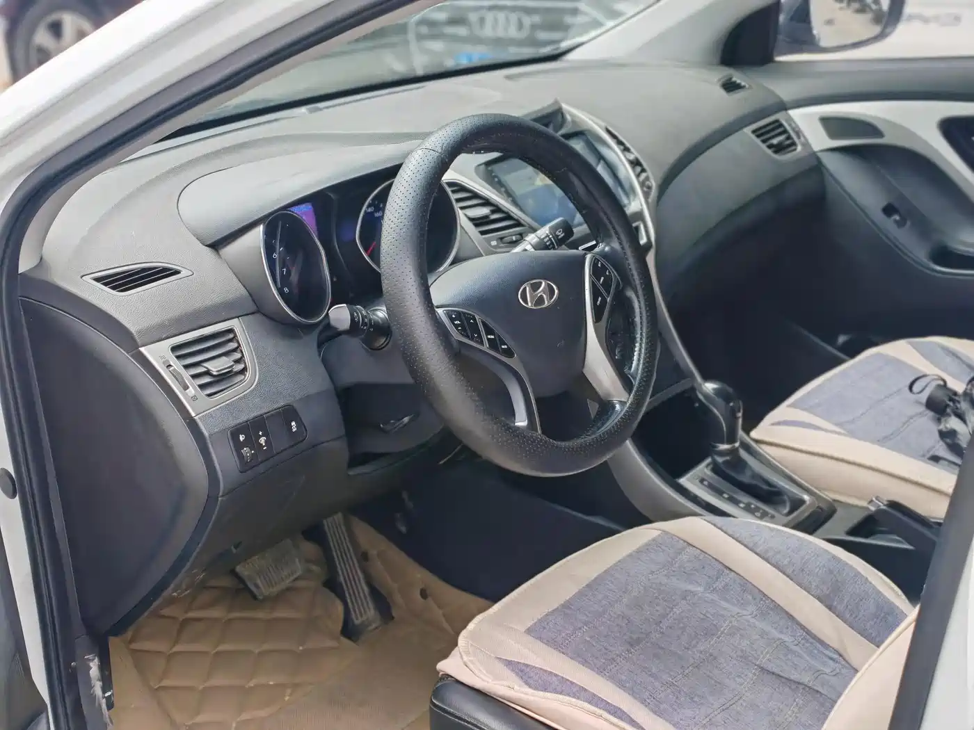 Hyundai Langdong 2013 1.6L Automatic Premium фото 3