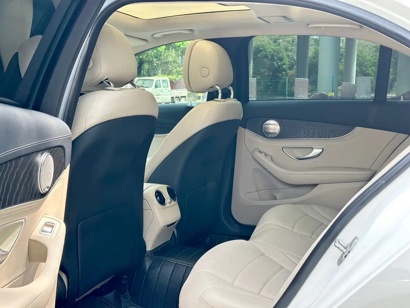 Mercedes-Benz C-Class 2015 Facelift C 200 L Sport фото 10