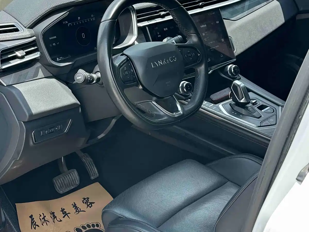 Lynk & Co 01 2021 2.0TD 2WD Pro фото 5