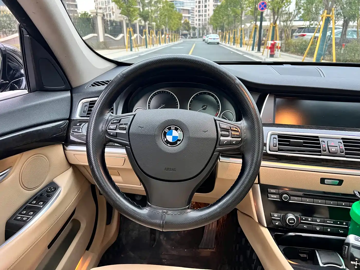 BMW 5 Series GT 2011 535i xDrive Luxury Model фото 9