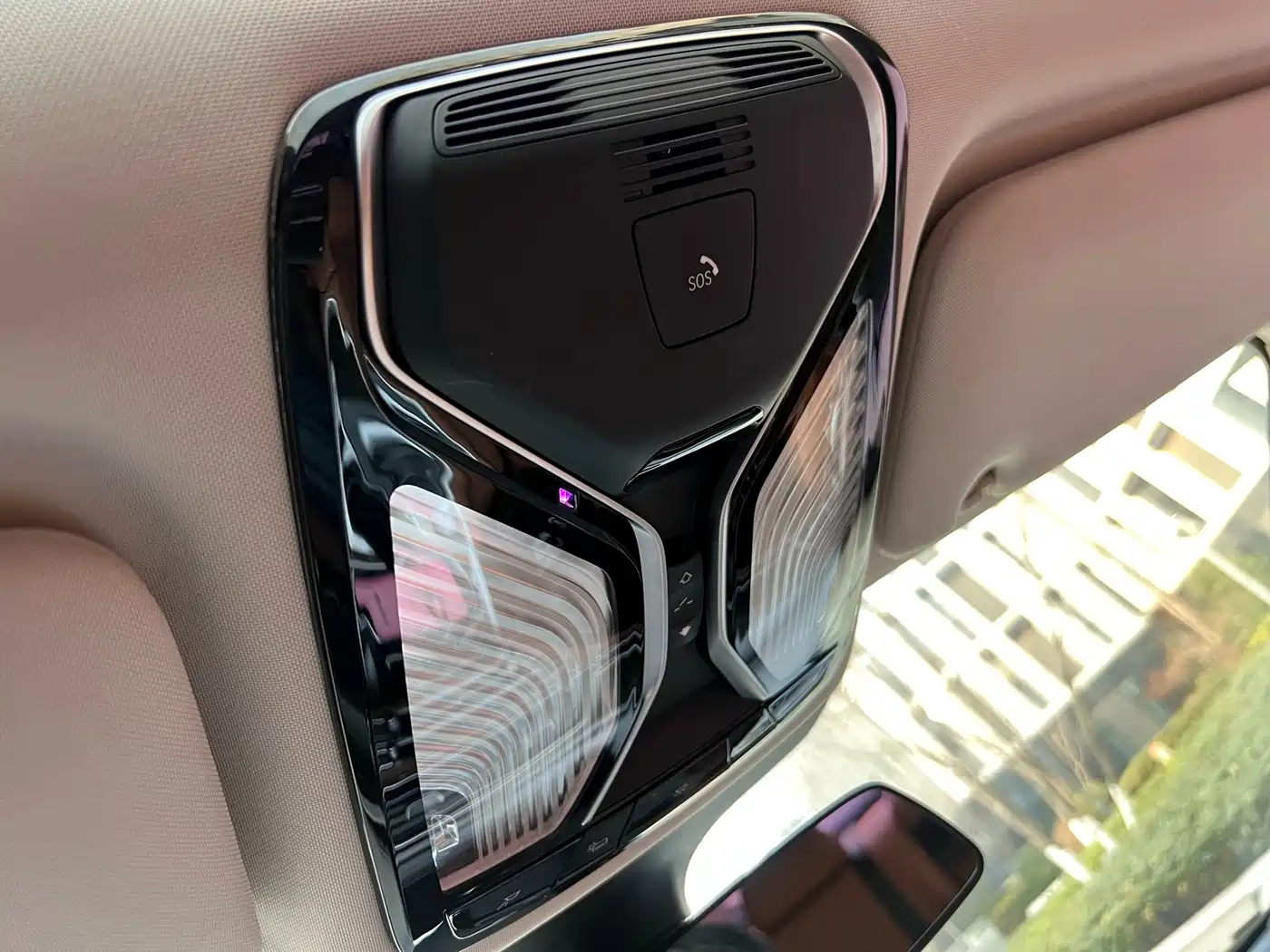 BMW 7 Series 2017 740Li Leading Edition фото 14