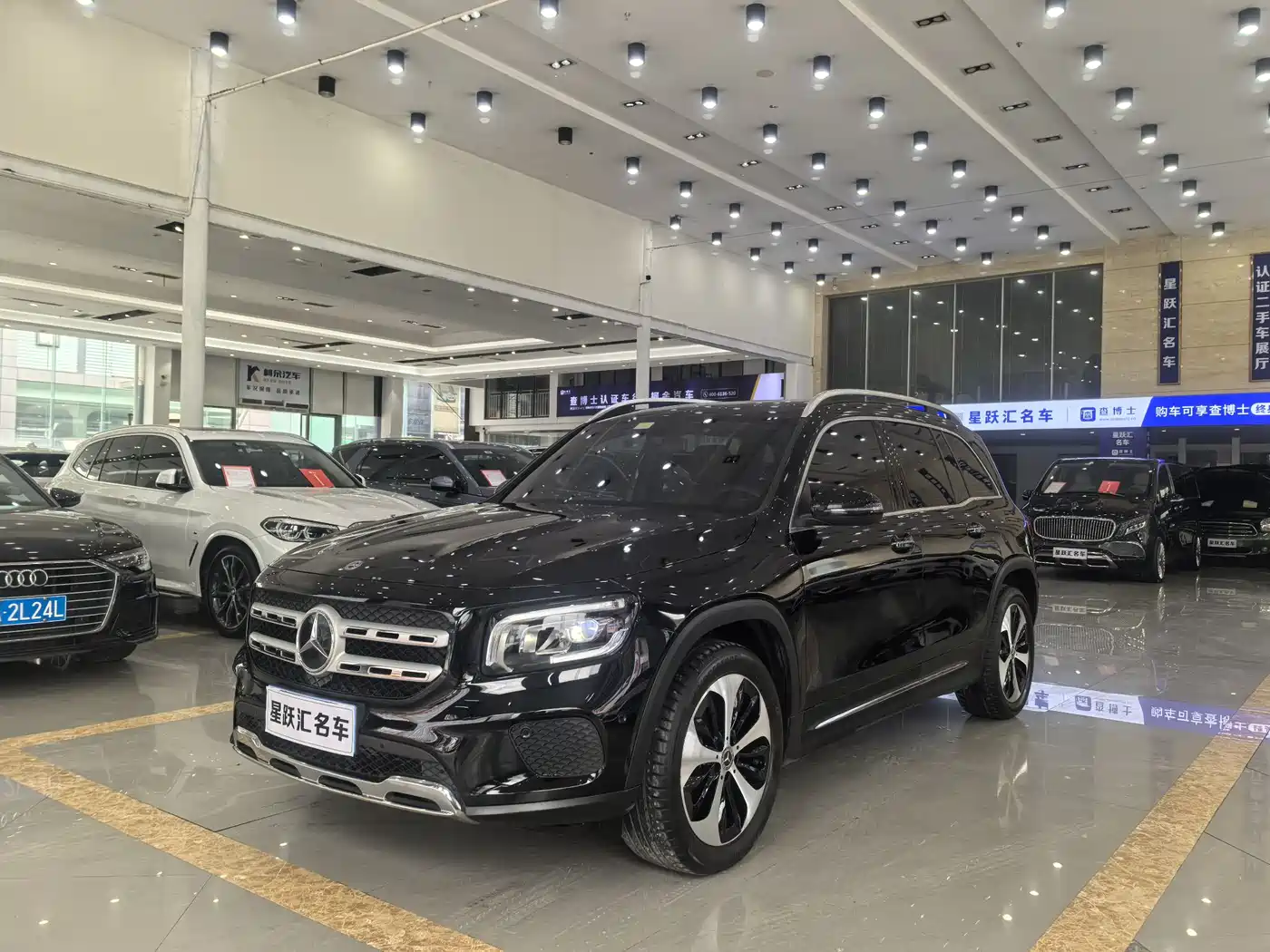 MERCEDES-BENZ GLB