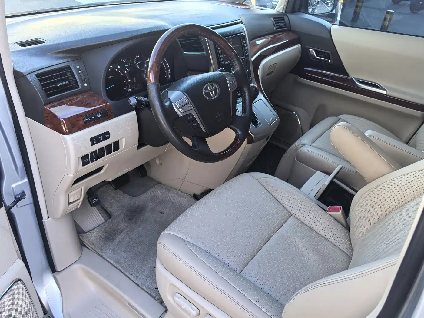 Toyota Alphard 2010 2011 3.5L Luxury Edition