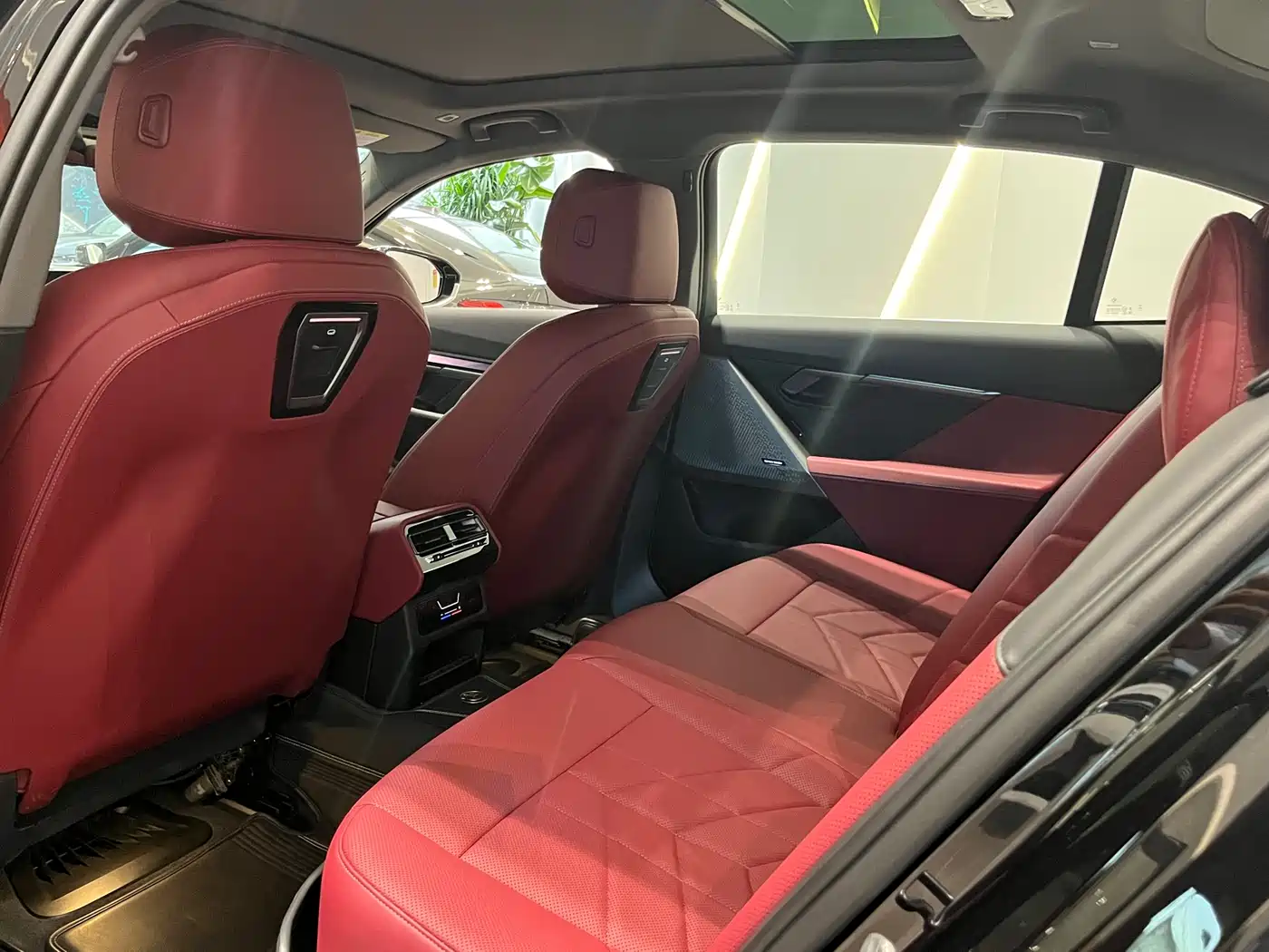 BMW 5 Series 2025 530Li xDrive M Sport Package фото 5
