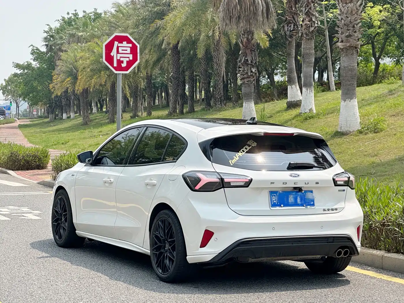 FORD FOX