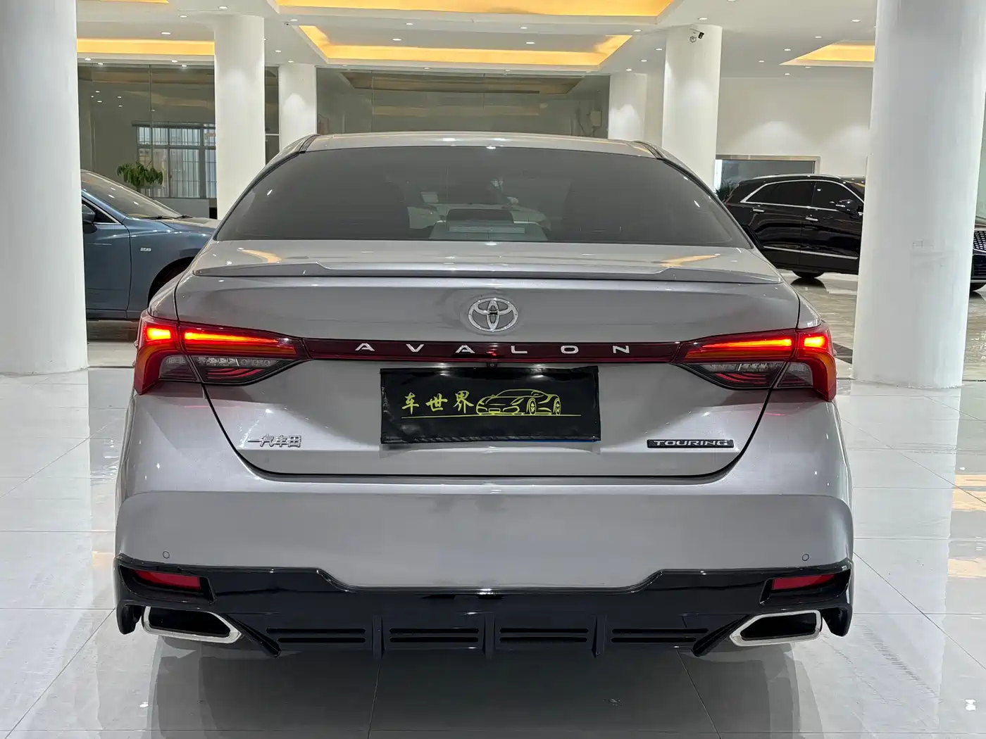 Toyota Avalon 2021 2.5L Touring Noble SPORT Edition фото 5