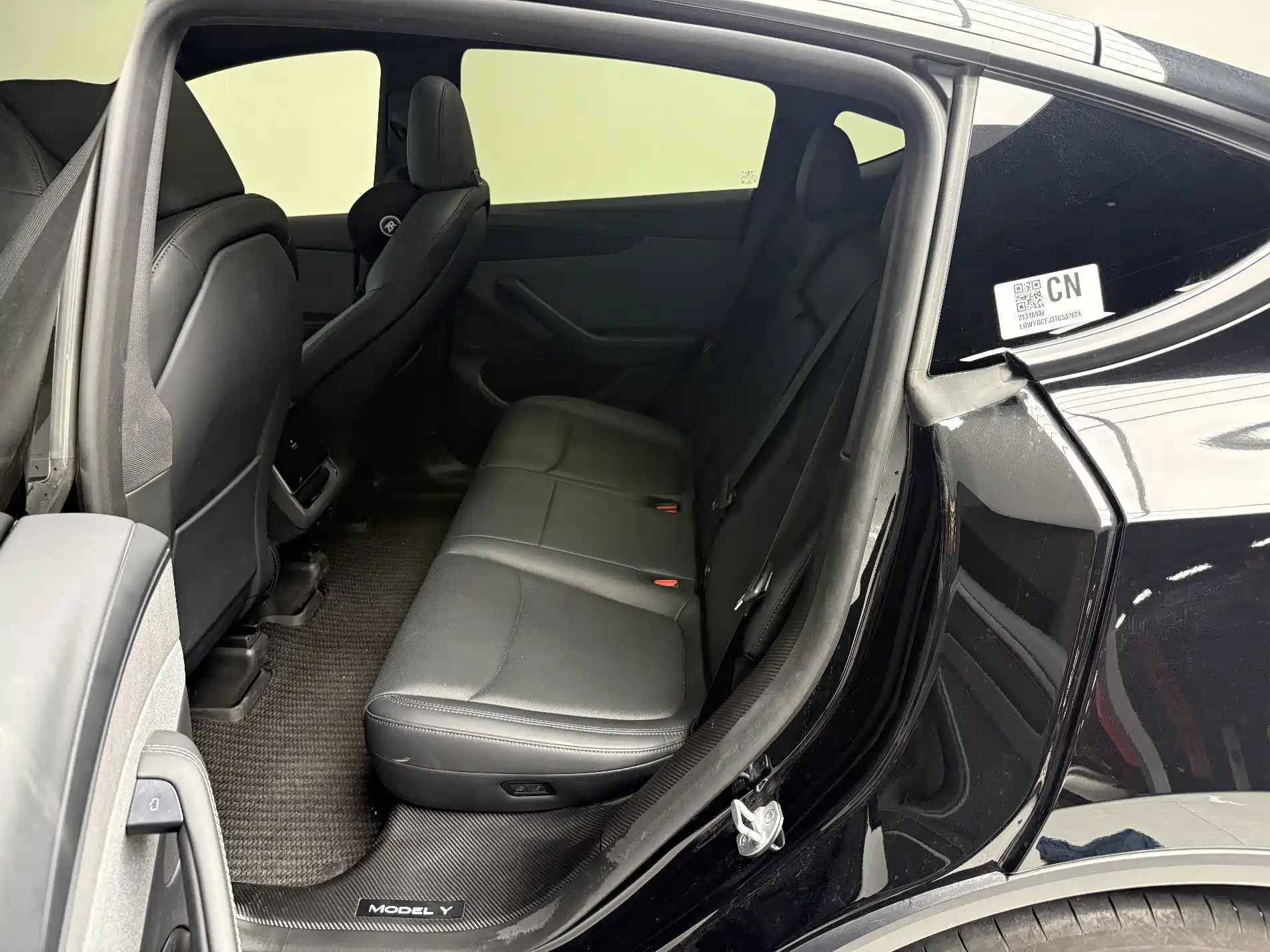 Photo 8 - Tesla Model Y