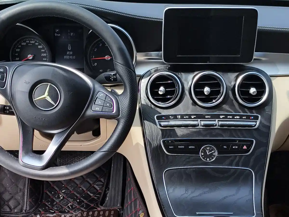 Mercedes-Benz C-Class 2015 C 180 L Sport фото 10