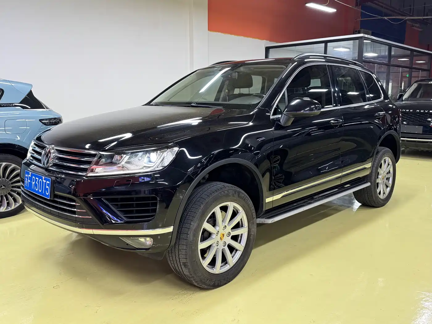 VOLKSWAGEN TOUAREG