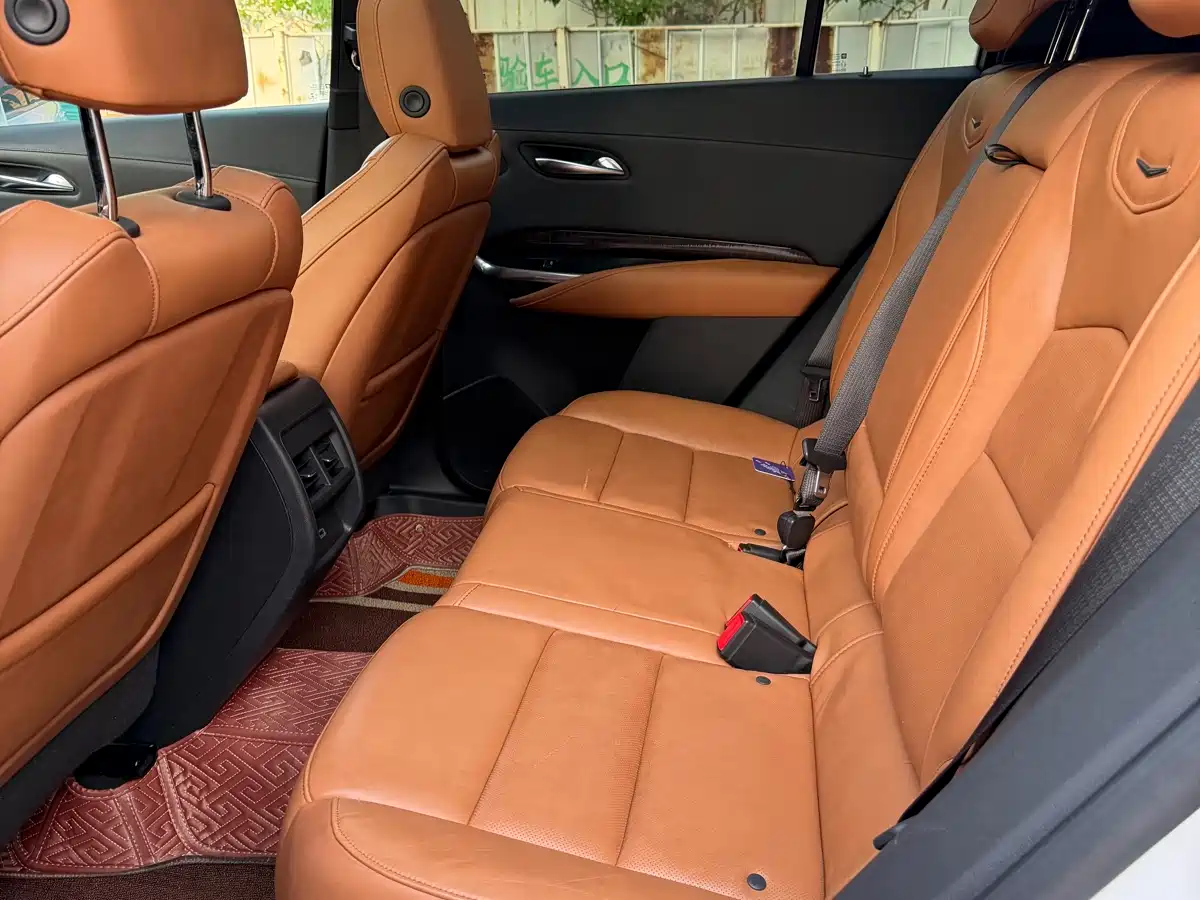 Cadillac XT4 2018 28T AWD Platinum Edition фото 6