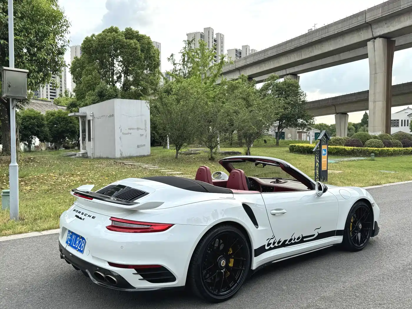 Porsche 911 2016 Turbo S Cabriolet 3.8T фото 20