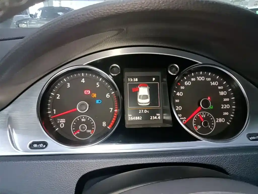 Volkswagen FAW-Volkswagen CC 2016 Model 2.0TSI Luxury фото 12