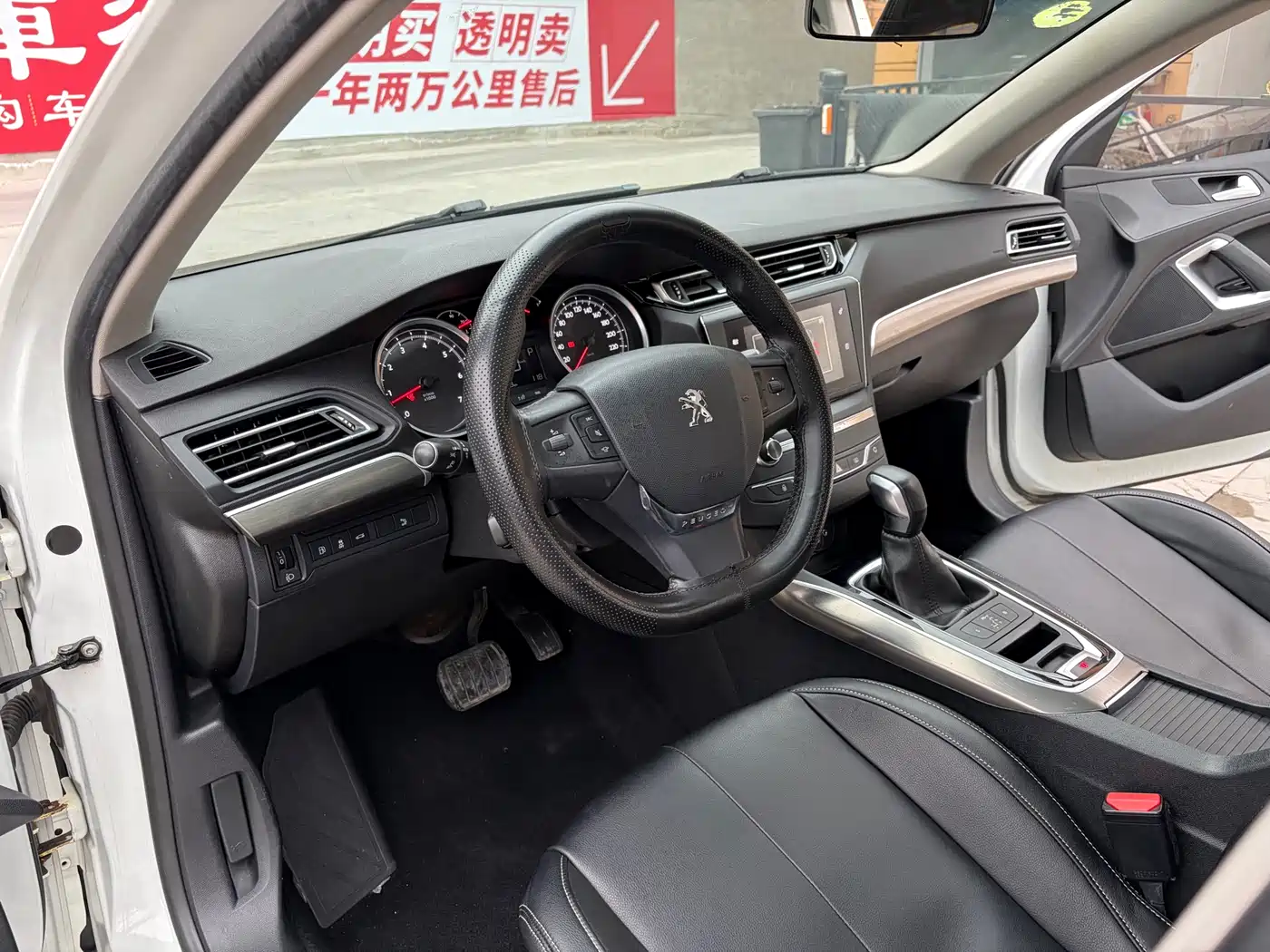 Peugeot 408 2016 1.6T Automatic Luxury Edition фото 4