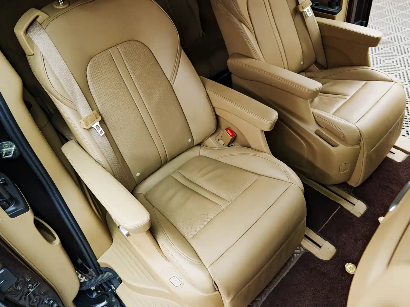 Buick GL8 2021 ES Landlord 653T Luxury фото 13